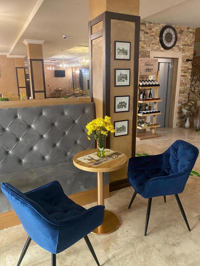Hotel Yarus Plus Ploiesti Ngoại thất bức ảnh