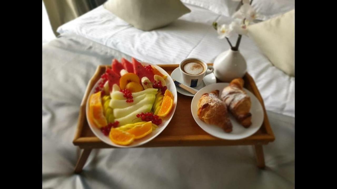 Hotel Yarus Plus Ploiesti Ngoại thất bức ảnh