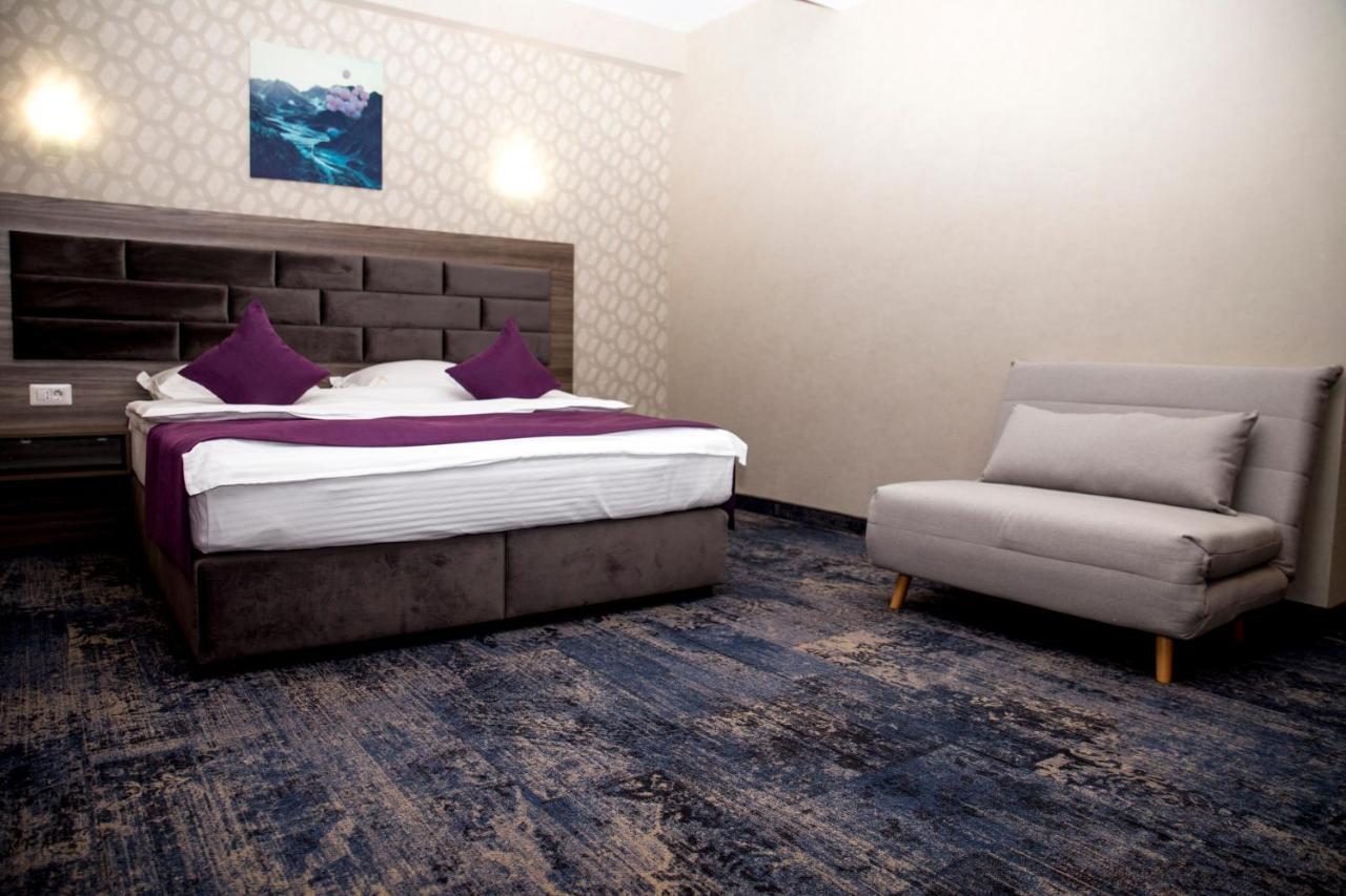 Hotel Yarus Plus Ploiesti Ngoại thất bức ảnh